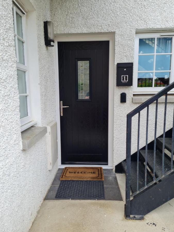 1 Golf Mews Apartment Балатър Екстериор снимка